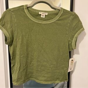 NWT billabong tee